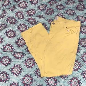 Yellow skinny jeans